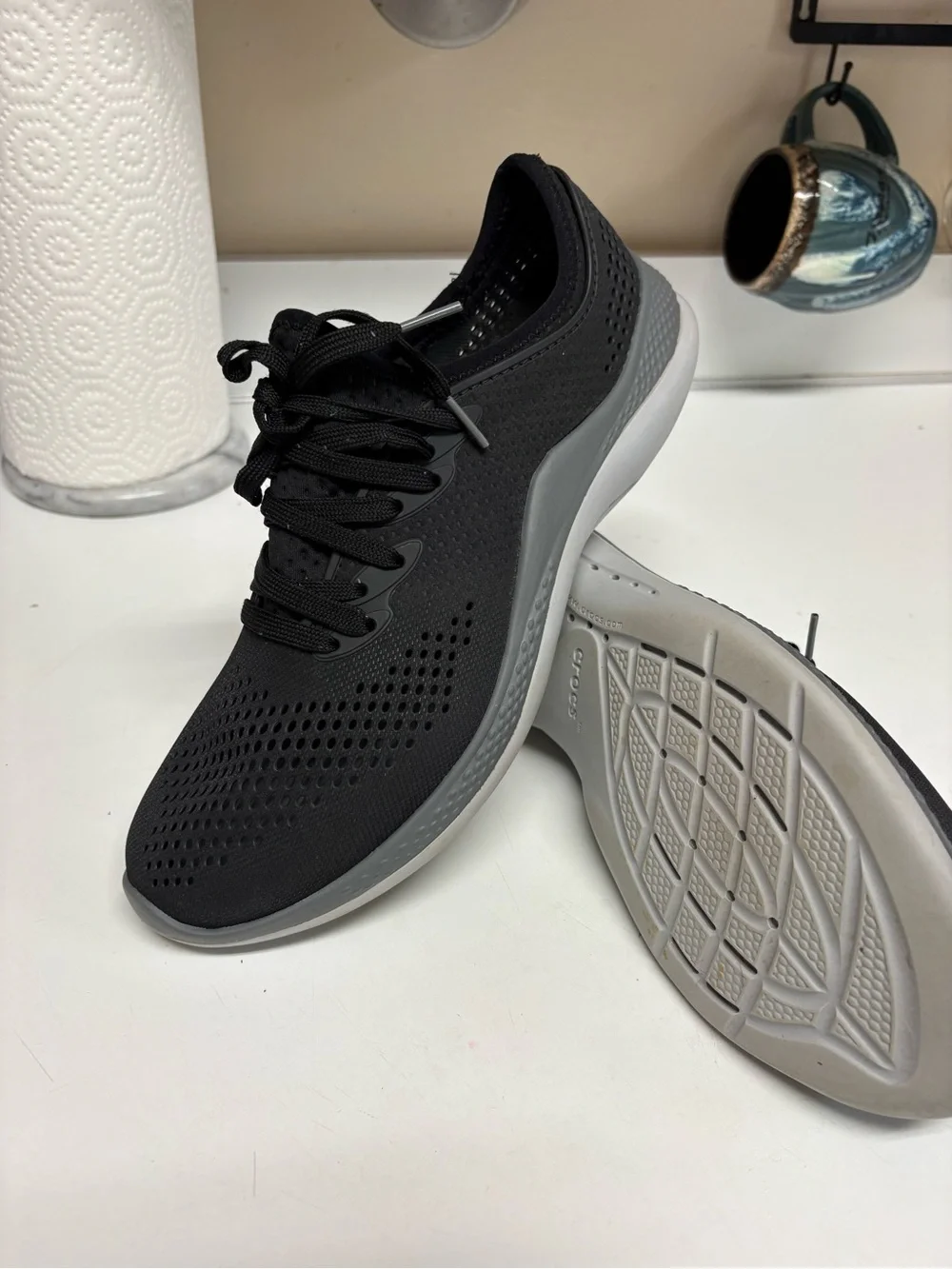 Men's sz 9.5-10 Crocs Lite Ride 360 Pacer trainers been worn once excellent cond